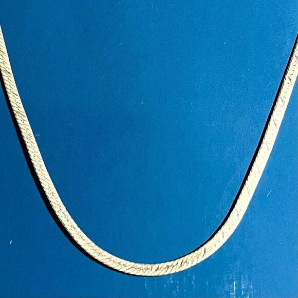 AZR Vintage Italian Sterling Silver Herringbone Necklace - Picture 4 of 13